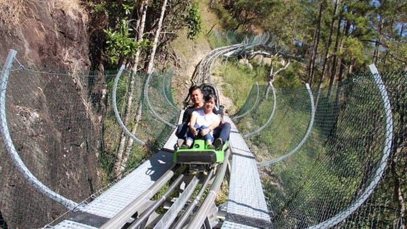 Máng trượt dài nhất Đông Nam Á – Trải nghiệm máng trượt xuyên rừng dài hơn 2.400m, cảm giác tốc độ cực đã.