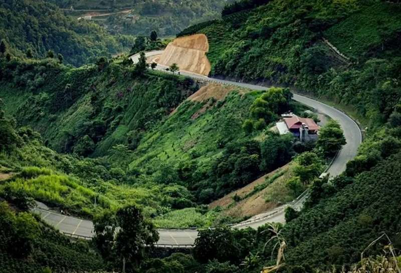 Khám phá vẻ đẹp tại đèo Pha Đin