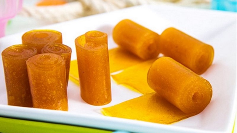 Bánh tráng xoài Nha Trang dẻo mềm, ăn là ghiền