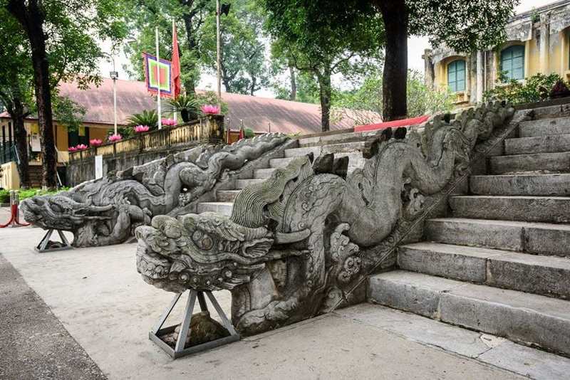 Tham quan nhiều kiến trúc cổ xưa tại khu di tích Hoàng thành