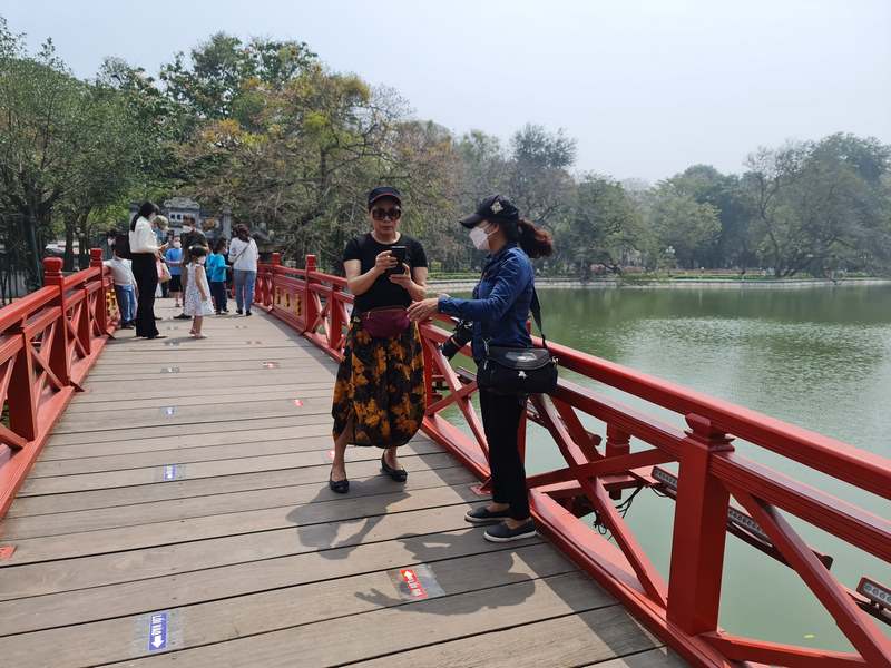 Cầu Thê Húc tại Hồ Gươm, địa điểm du lịch Hà Nội nổi tiếng