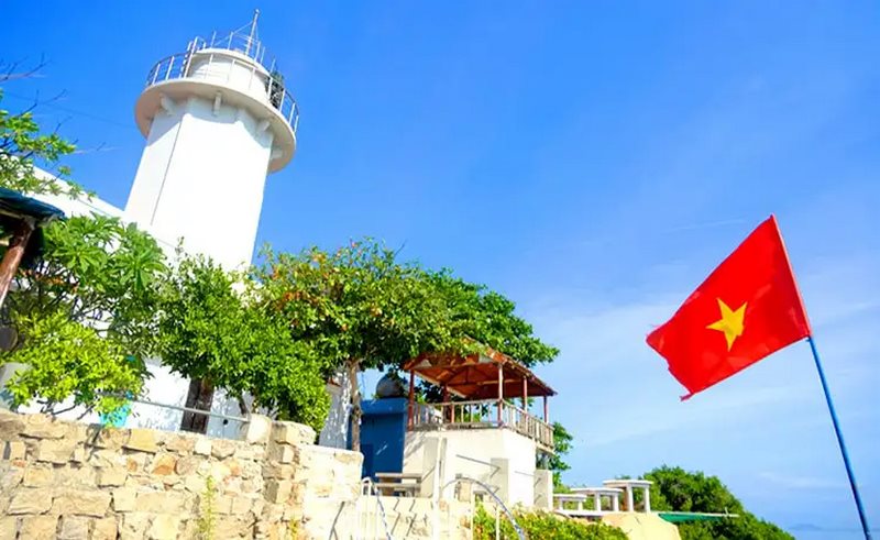 Ngọn hải đăng Hòn Chút