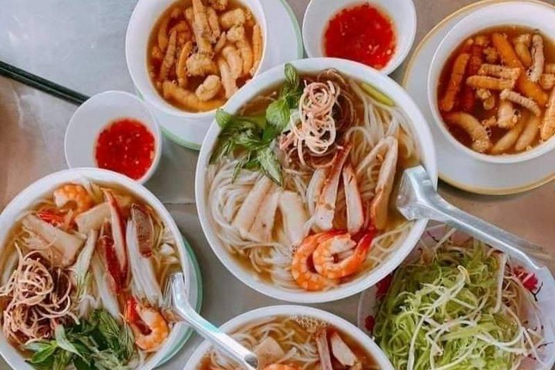 Bún nước lèo