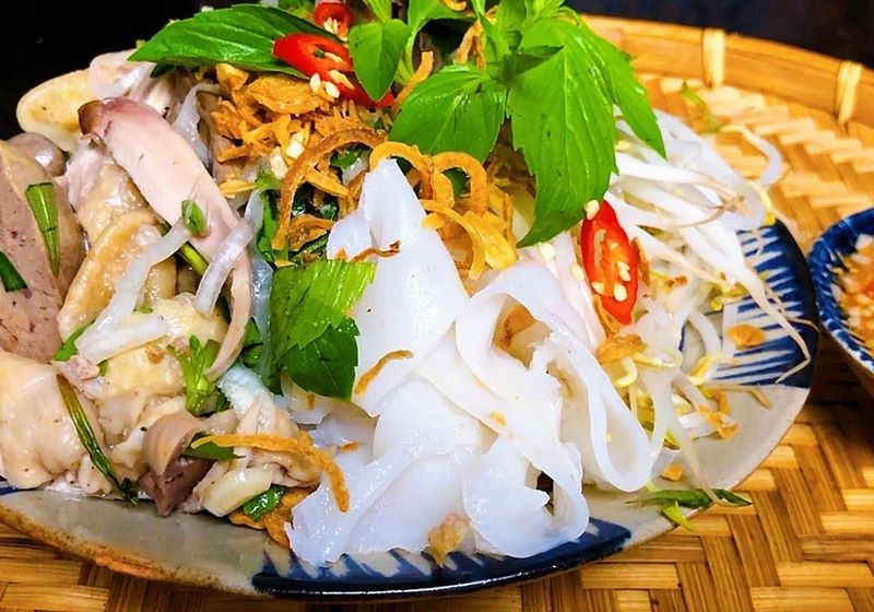 Đặc sản bánh ướt lòng gà ở phố núi, khách vừa ăn vừa xuýt xoa vì ngon