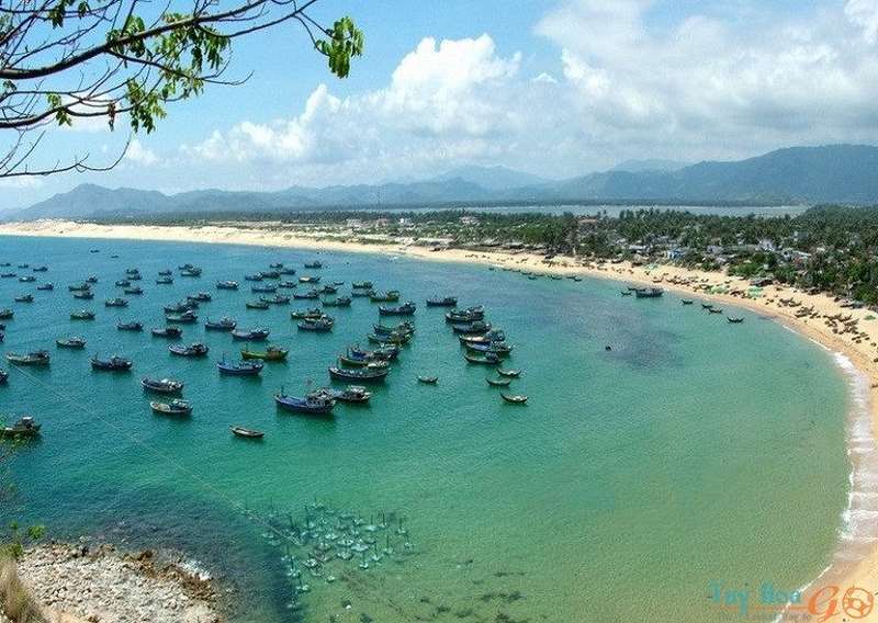Cung đường ven Vịnh Xuân Đài