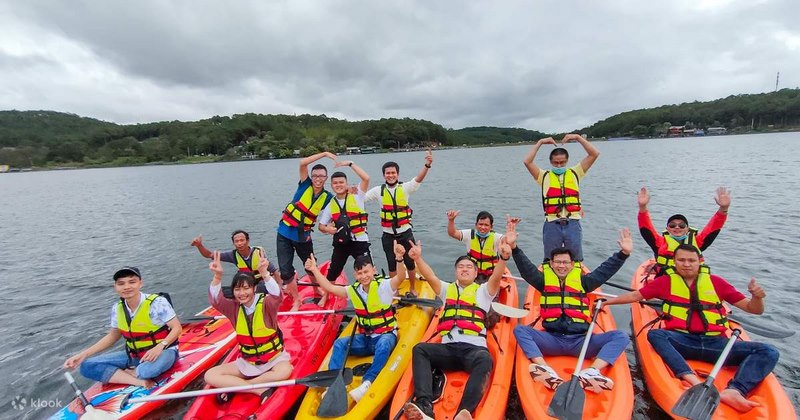 Tour Chèo SUP Đà Lạt – Chèo Kayak & Chèo Thuyền Trọn Gói