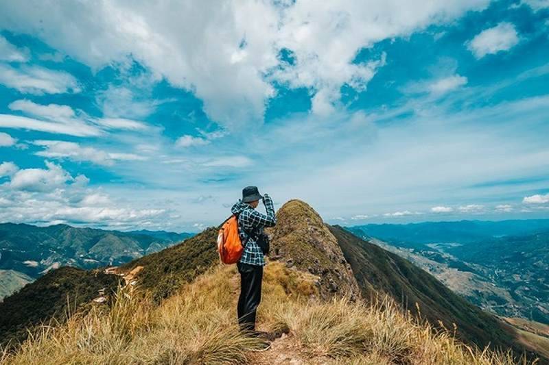 Mỏm Lạc Đà là một địa điểm check in mới được các bạn trẻ tìm đến. 