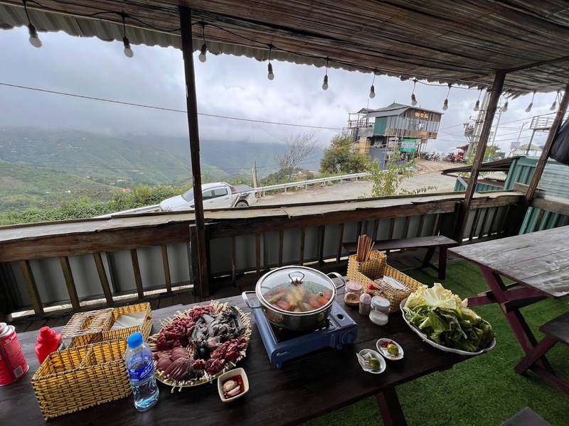 Quán nhỏ giữa mây ngàn – nơi hương vị Tây Bắc đong đầy trong từng bữa ăn.