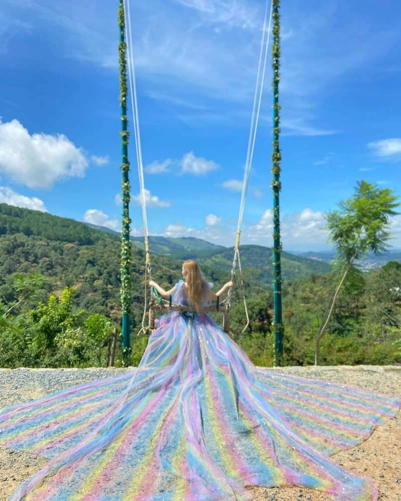 Xích đu Bali lãng mạn giữa thiên nhiên Cao Nguyên Hoa Đà Lạt