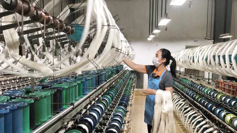 Ghé thăm Cơ Sở Dệt Lụa Tơ Tằm Cường Hoàn Silk