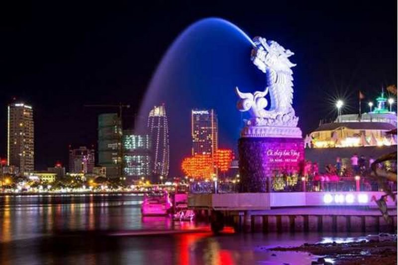 Tượng ca chép hóa rồng phun nước