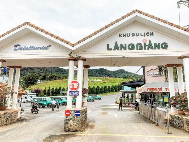 Giá vé tham quan đỉnh Langbiang