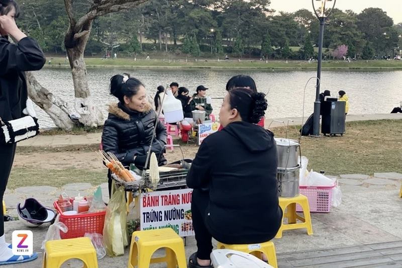 Gánh Hàng Rong Ven Hồ Xuân Hương