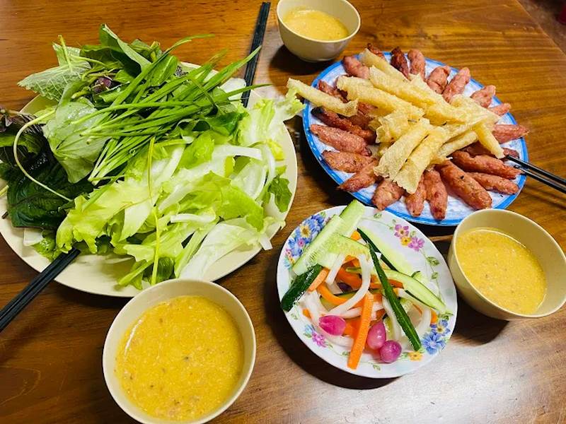 Oanh Tạc Bản Đồ Ẩm Thực Với Top 10 Quán Nem Nướng Đà Lạt Thơm Ngon Nức Tiếng